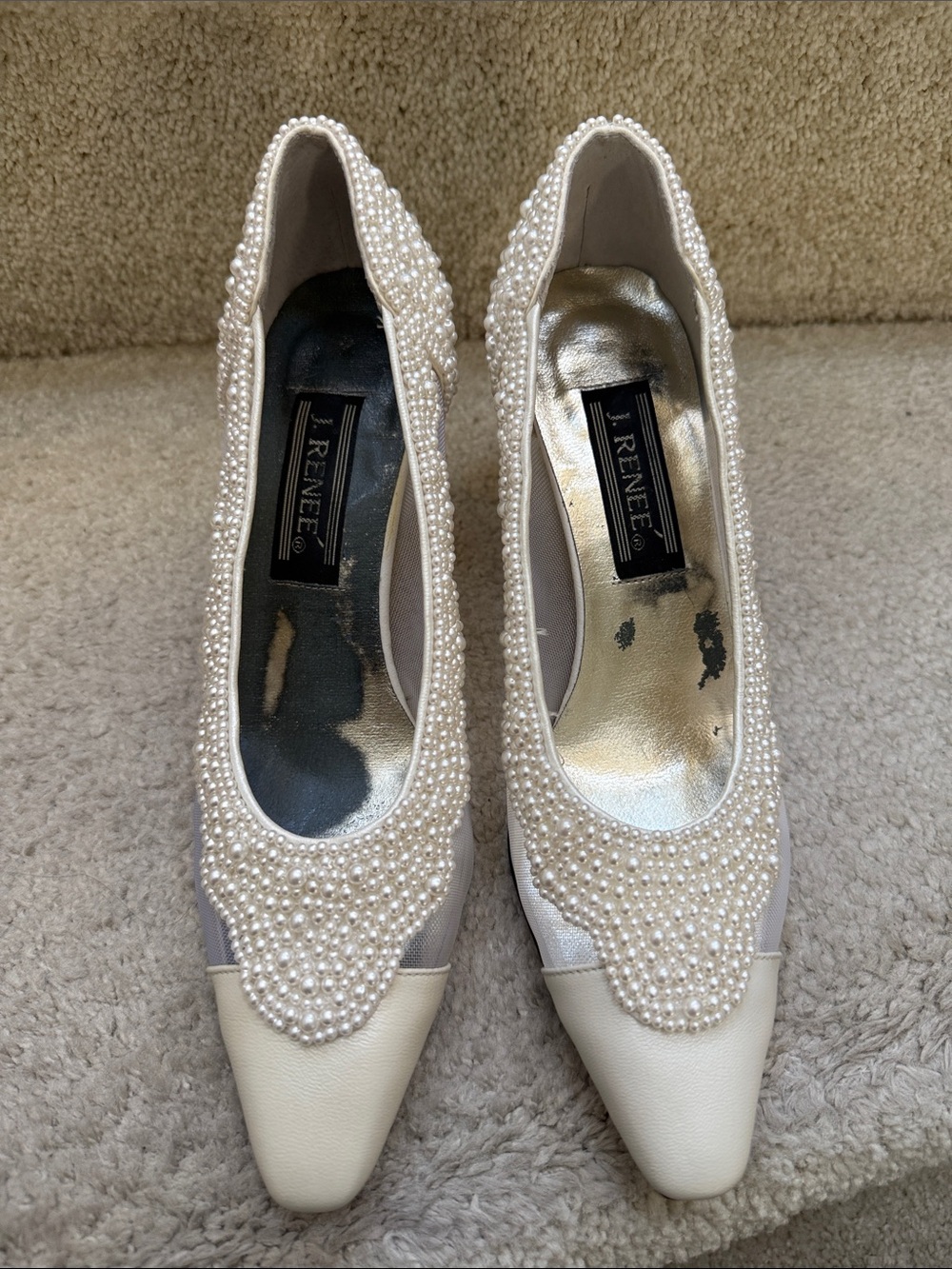 Vintage Style Pearl-Embellished Ivory Kitten Heel Pumps - Picture 2 of 6